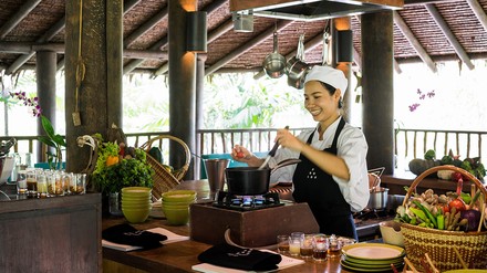 Six Senses Yao Noi Köchin in der Küche