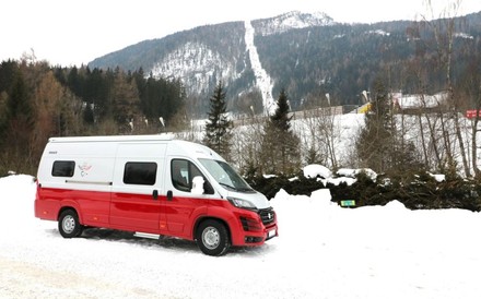 Wohnmobil im Schnee