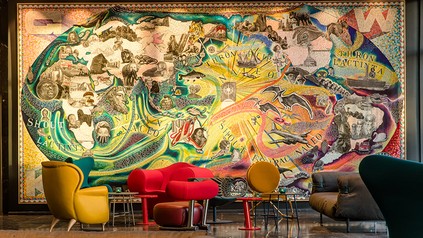 Die Lobby des neuen Motel One Hotels in Leipzig