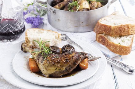Coq au Vin Ein französischer Klassiker