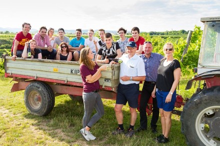 Hilton-Lehrlinge auf Anhänger