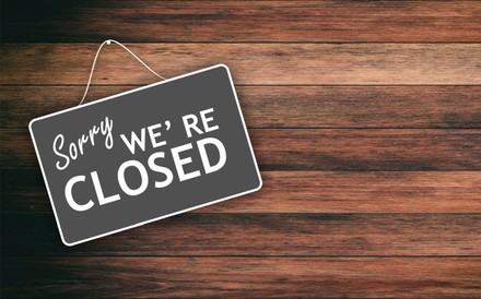 Sorry we’re closed-Schild