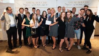 Tourismus-Fachlehrer Eduard Mitsche (l.) und Amuse Bouche-Koordinatorin Piroska Payer (m.)