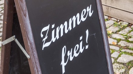 Schild Zimmer frei!
