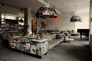 Lobby des Hotels Michelberger in Berlin