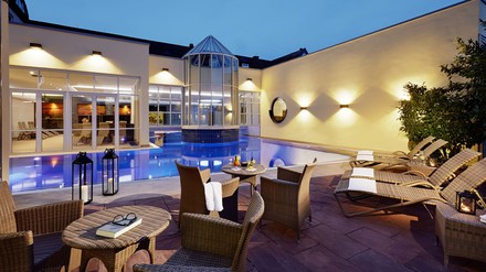 Außenpool des Binshof Spa