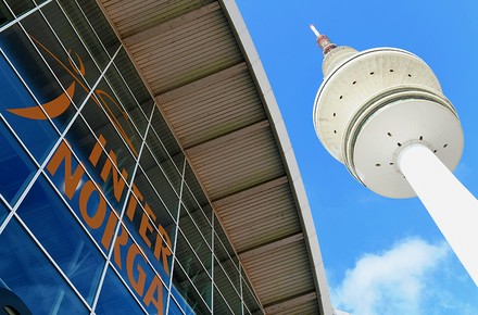 Eine Messehalle der Internorga von außen