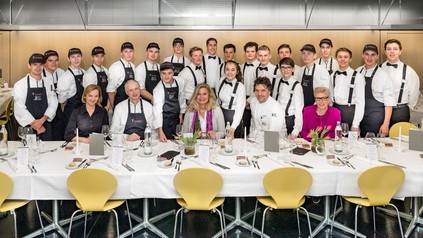 Thorsten Probost mit dem Team der Tourismusschule Bad Hofgastein
