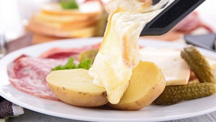 Raclette und Kartoffel