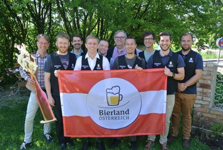 Das bierige Nationalteam (v. l.): Axel Kiesbye (Trainer), Christian Harringer, Clemens Kainradl, Michael Leingartner, Gerhard Litzlbauer, Karl Zuser, Markus Rüf, Julian Selinger, Felix Schiffner sowie Philipp Geiger. (Marion Weinberger fehlt leider)