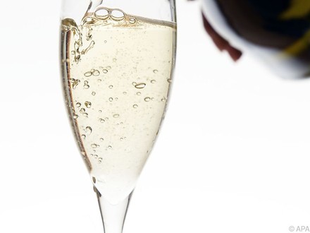 Gefülltes Sektglas